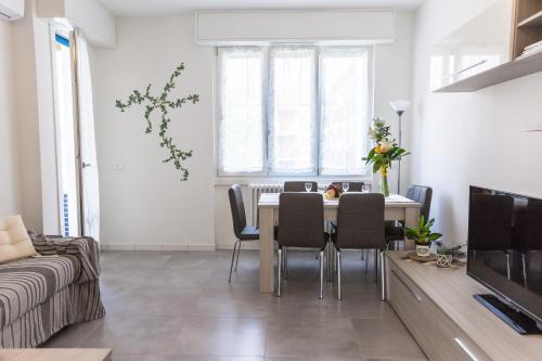 Milano Business Balcony Flat - image 6