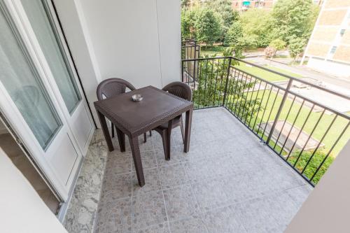 Milano Business Balcony Flat - image 4