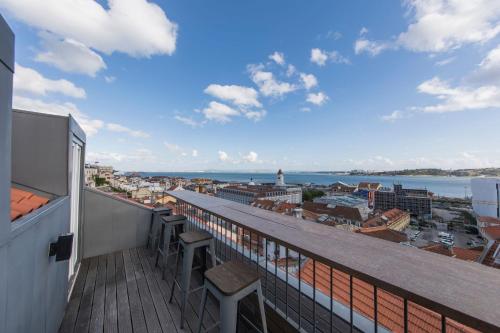 Stunning Penthouse with the best views by LovelyStay, Lisbon