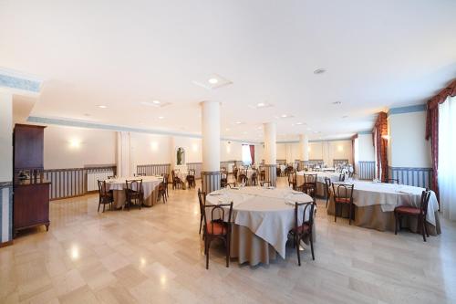 Hotel Italia & Lombardi - image 11