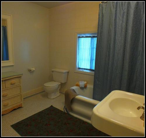 Sunnyside Inn Bed &Breakfast - 샤워실