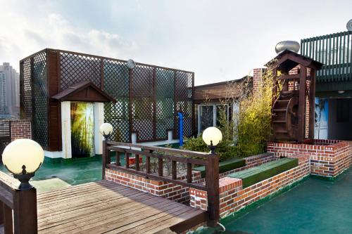 Balcony/terrace, Hotel Good Morning in Dong-gu