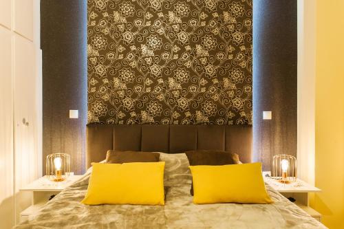  Safe, Central, Smart Double Rooms in apartment, next metro station walk to Acropolis in Athen