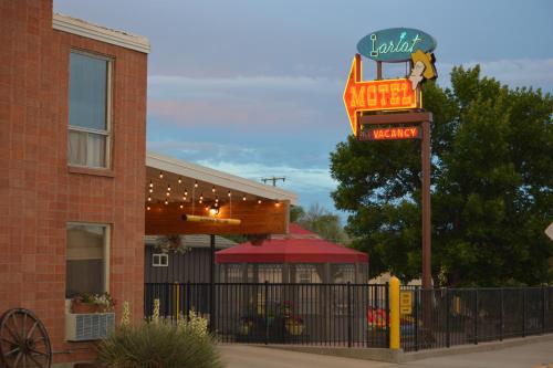 . Lariat Motel
