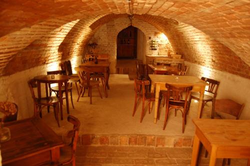 Guesthouse Slavia - apartmany s vinnym sklipkem in Mikulov