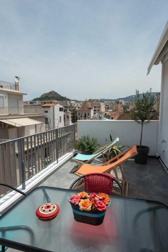 Acropolis Monastiraki Newly Renovated Apartment, Athen