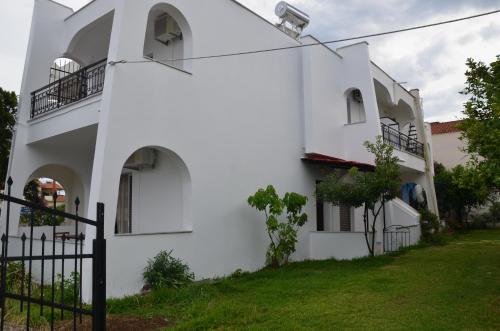  Spacious 2 bedroom maisonette next to Monolithi beach in Preveza