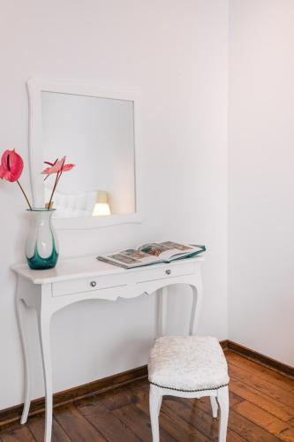 City Apartments - image 9