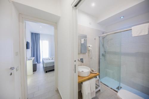 Ossuna Bay Hotel - image 5