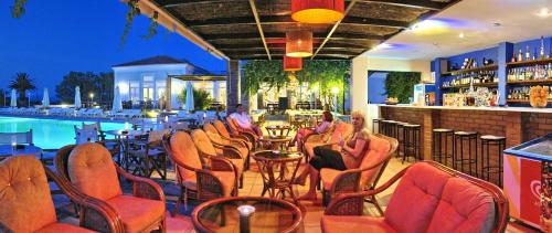 Panselinos Hotel - image 11
