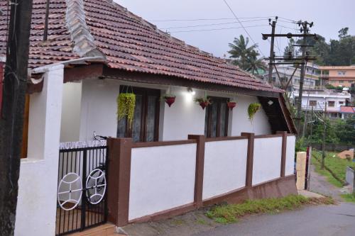 Agasthya Homestay - With Kitchenette