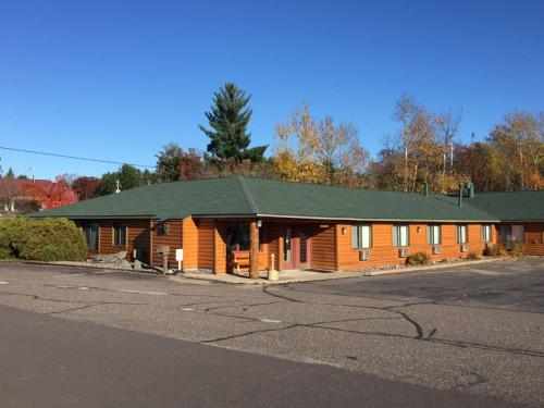 Northwoods Inn & Suites Minocqua - Hotel