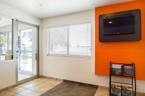 Motel 6-Pueblo CO - I-25 - image 3