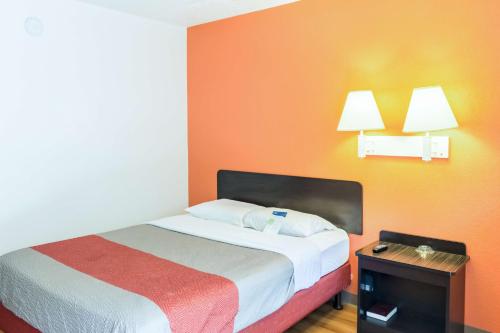 Motel 6-Bakersfield CA - East - image 6