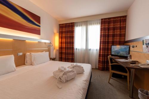 Best Western Palace Inn Hotel - image 8