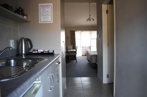 Devonwood Motel - image 4
