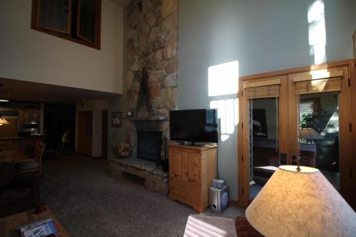 Mont Cervin Apartment 105 - image 14