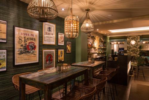 Bar/lounge, Hotel La Bourdonnais in 7th - Tour Eiffel - Invalides