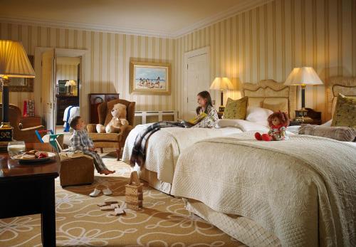 Killarney Royal Hotel Set in a prime location of Killarney, Killarney Royal Hotel puts everything the city has to offer just outside your doorstep. The hotel offers guests a range of services and amenities designed to prov