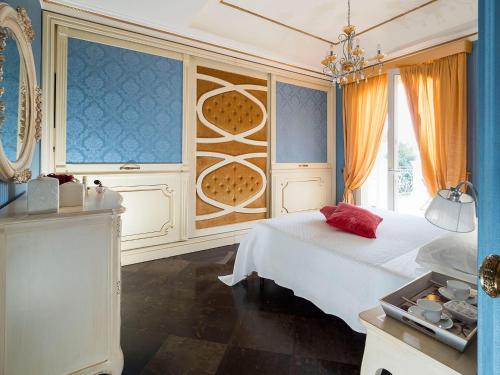 Lavish Villa in Donnalucata with Pool