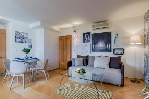 Prague 1 SUNNY APT with terrace by Michal&Friends, Прага (фото 11)