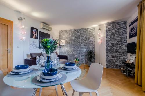 Prague 1 SUNNY APT with terrace by Michal&Friends, Прага (фото 3)