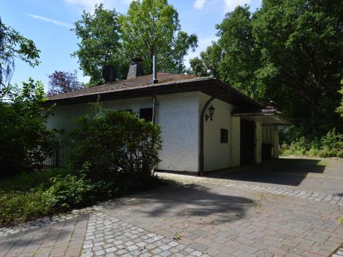 Romantic Mansion in Strotzb sch by the Forest