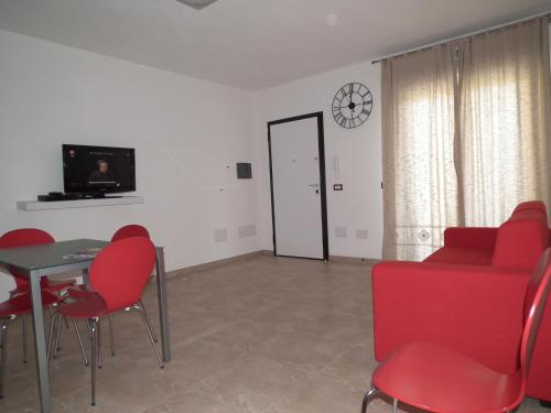 fausthome, Assemini (foto 2)
