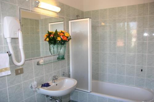 Hotel Eden - image 6