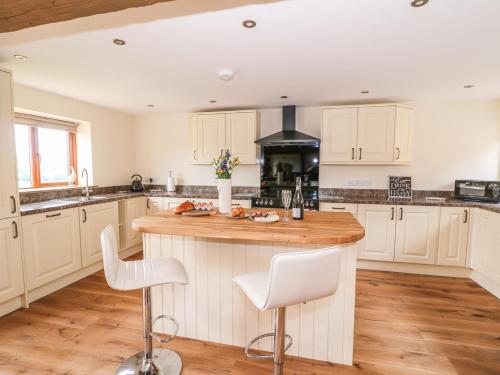 Pentre Fawr Llandrindod Wells - image 13