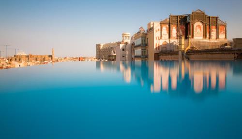 Grand Hotel Central - image 2