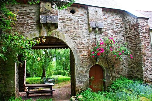 Iekārtas, The Gardener's Cottage at Chateau Le Mur in Maure-de-Bretagne