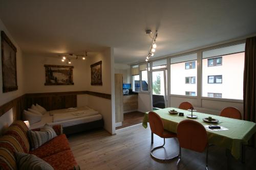 المرافق, شقق دوميتسيل (Appartements Domizil) in كابرون