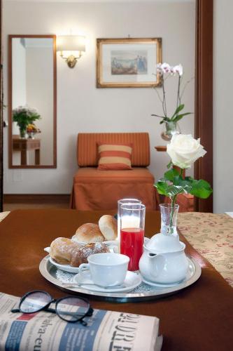 Pinewood Hotel Rome - image 5