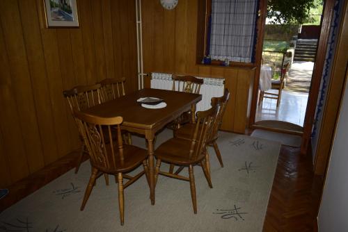 Apartment image 5