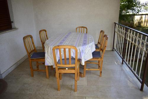 Apartment image 4
