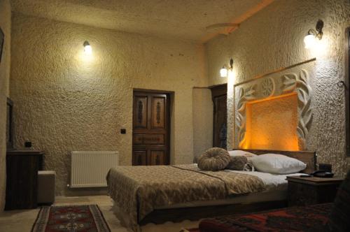 Çavuşin Cave House-Cappadocia Room Type - Standard Triple Room Çavuşin Cave House-Cappadocia Room Type - Standard Triple Room