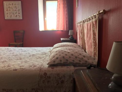 1 double bed, 1 twin bed