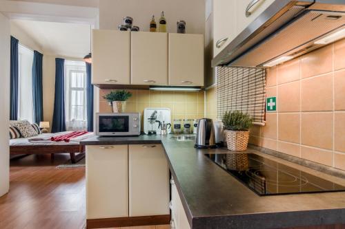 Prague APT near Charles Bridge by Michal&Friends, Praha (fotografie 7)