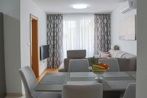  New apartment Salona, Ferienwohnung in Solin