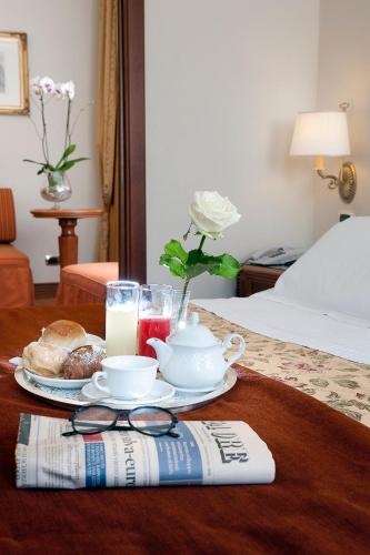 Pinewood Hotel Rome - image 10