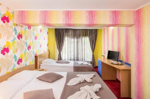 Hotel Central Point - image 7