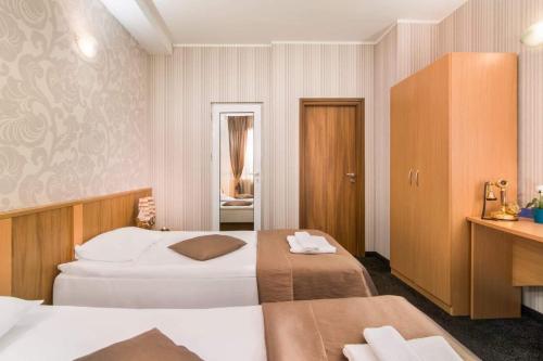Hotel Central Point – Sofia, NY