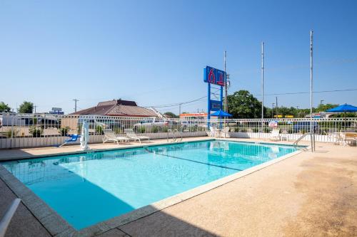 Motel 6-Bryan, TX - University Area