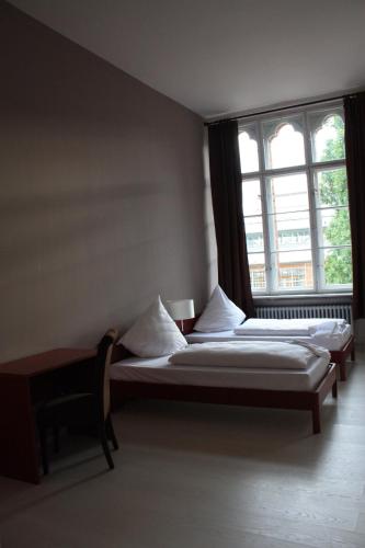PLUS Berlin Hostel und Hotel - image 2