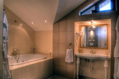 Hotel Iva & Elena - image 9