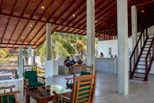 De Silva Palm Resort