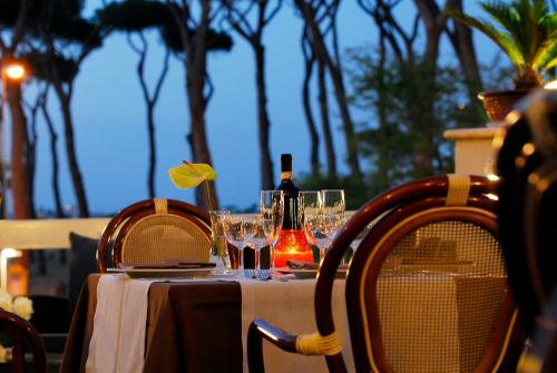 Pinewood Hotel Rome - image 5