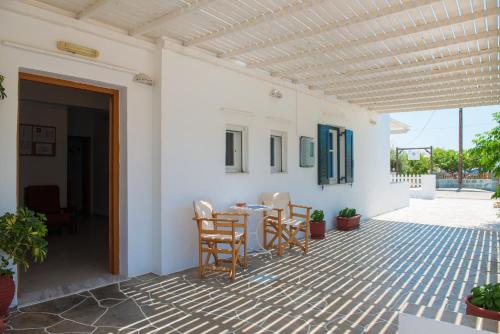 Karma Hotel - image 6