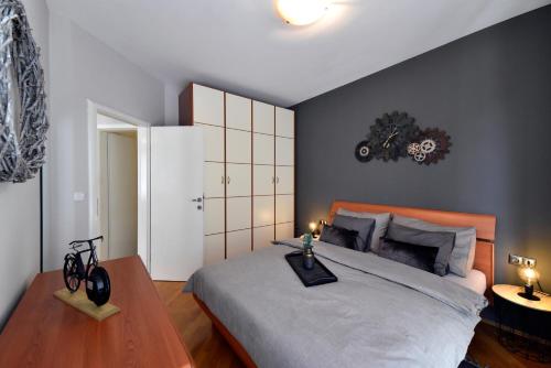 Old Clock apartment - image 11